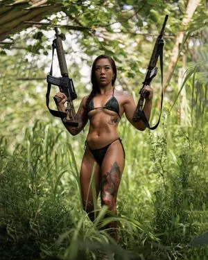 Girls With Guns OnlyFans Leaked Free Thumbnail Picture - #hro1C9dndp