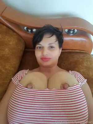 Girlwithhugecleavage OnlyFans Leaked Free Thumbnail Picture - #YXu0hsHouH