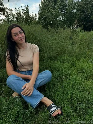 Girlyours01 OnlyFans Leaked Free Thumbnail Picture - #4VcGF5cxhR