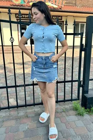 Girlyours01 OnlyFans Leaked Free Thumbnail Picture - #PfinzLzaWB