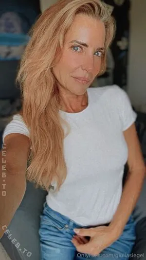 Giulia Siegel OnlyFans Leaked Free Thumbnail Picture - #bycnutmfXf