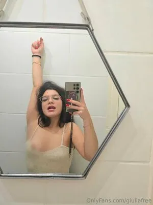 Giuliafree OnlyFans Leaked Free Thumbnail Picture - #x4gA5klEOw