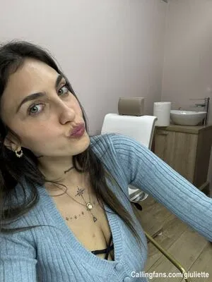 Giulie Tte OnlyFans Leaked Free Thumbnail Picture - #KdGJyiilVa