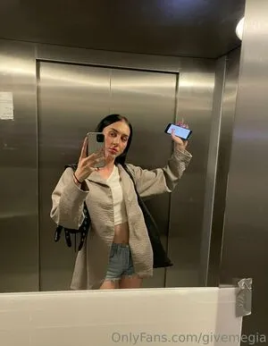 Givemegia OnlyFans Leaked Free Thumbnail Picture - #3WwvnUcCkY