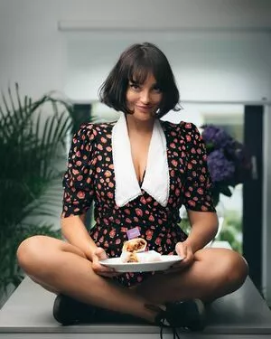 Gizzi Erskine OnlyFans Leaked Free Thumbnail Picture - #4zYxdeAjh1