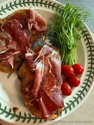 Glaciagold OnlyFans Leaked Free Thumbnail Picture - #7DQRTKD4ei