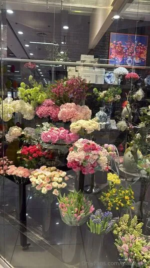 Glaciagold OnlyFans Leaked Free Thumbnail Picture - #BLNOSvan2T