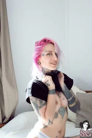 Gladycesuicide OnlyFans Leaked Free Thumbnail Picture - #4h82JtBD9i