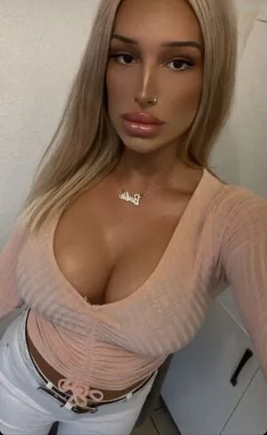 Glamzon OnlyFans Leaked Free Thumbnail Picture - #AIqrmgUyBw