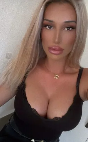 Glamzon OnlyFans Leaked Free Thumbnail Picture - #YxxAjF64E3