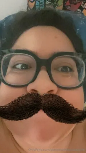 Glassesandamustache OnlyFans Leaked Free Thumbnail Picture - #CSkPwyOrd3