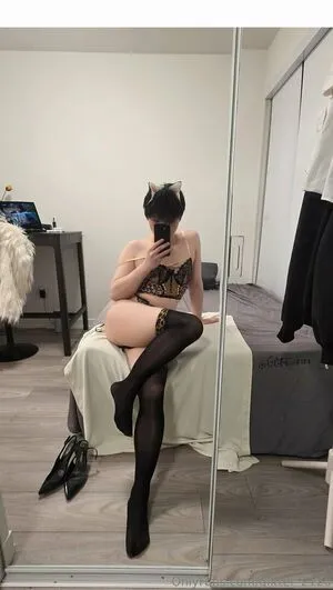 Glitter OnlyFans Leaked Free Thumbnail Picture - #GQ5BQNU45c