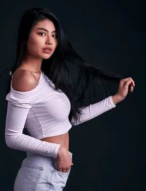 Gloria Tang OnlyFans Leaked Free Thumbnail Picture - #5UPyhfhsXw