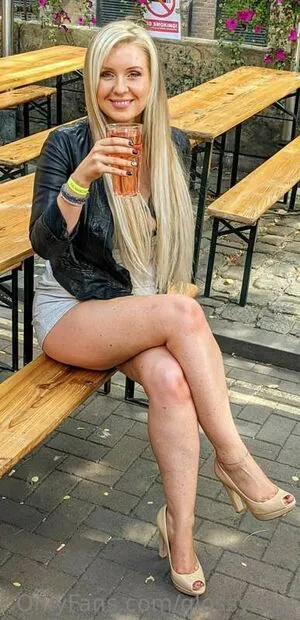 Glossy Legs OnlyFans Leaked Free Thumbnail Picture - #BK9LfTuQLS