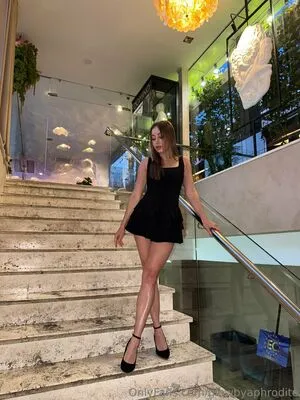 Glowbyaphrodite OnlyFans Leaked Free Thumbnail Picture - #lfHa2p8uql