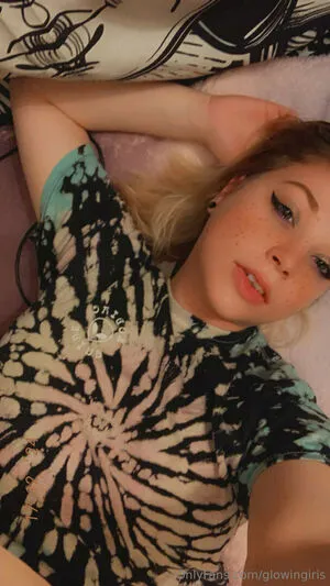 Glowingiris23 OnlyFans Leaked Free Thumbnail Picture - #DNSwlAtK6B