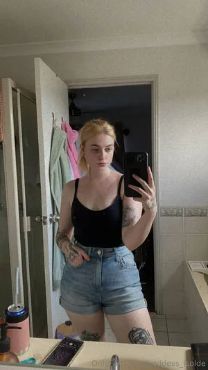 Goddess Isolde OnlyFans Leaked Free Thumbnail Picture - #AADGz1xeml