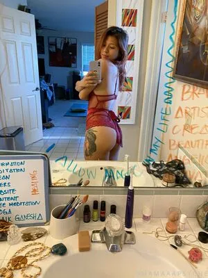 Goddessemberz OnlyFans Leaked Free Thumbnail Picture - #EcL3B87Gx2