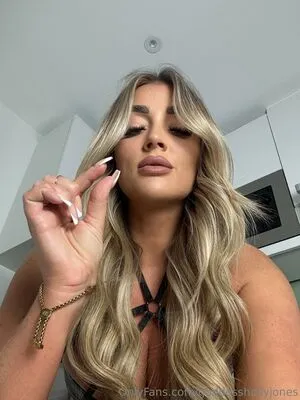 Goddesshollyjones OnlyFans Leaked Free Thumbnail Picture - #qDSLkAbhre