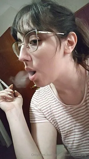 Goddessofsmoke Vip OnlyFans Leaked Free Thumbnail Picture - #Ff6SKyyn3d