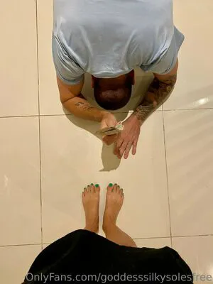 Goddesssilkysolesfree OnlyFans Leaked Free Thumbnail Picture - #uunfGoStet