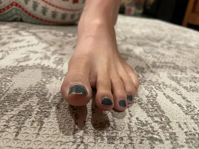 Goddesszeldafeet11 OnlyFans Leaked Free Thumbnail Picture - #36ScSWYZdn