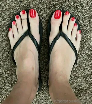Gorgeouslongtoes OnlyFans Leaked Free Thumbnail Picture - #2GOABT6IIy