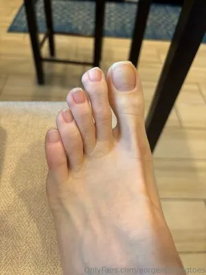 Gorgeouslongtoes OnlyFans Leaked Free Thumbnail Picture - #GGJTkp7G2f