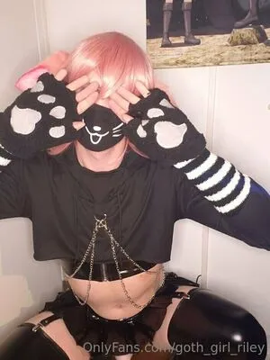 Goth Girl Riley OnlyFans Leaked Free Thumbnail Picture - #1VZXq8NnN6