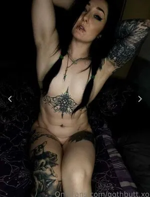 Goth Muscle Mommy OnlyFans Leaked Free Thumbnail Picture - #BuWD9qKP2W