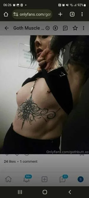 Goth Muscle Mommy OnlyFans Leaked Free Thumbnail Picture - #brgLkBU2b6