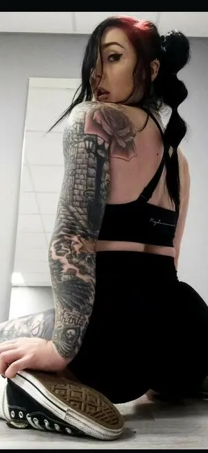 Goth Muscle Mommy OnlyFans Leaked Free Thumbnail Picture - #hpJv1LamdZ