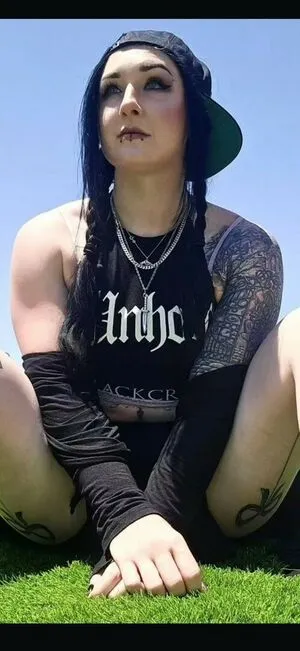 Goth Muscle Mommy OnlyFans Leaked Free Thumbnail Picture - #oxNjFjIz6l