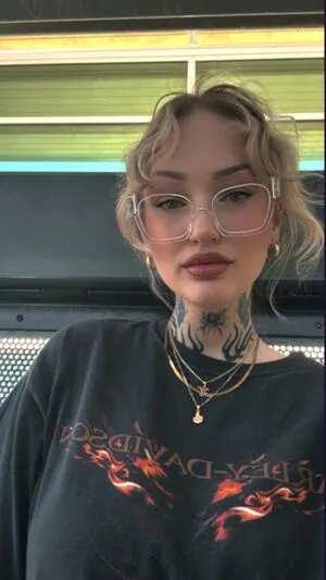 Goth Queen OnlyFans Leaked Free Thumbnail Picture - #8uzPLN2Rmx