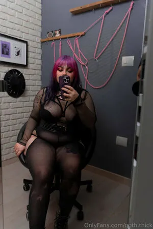 Goth Thick OnlyFans Leaked Free Thumbnail Picture - #YLEHph0Djx