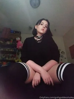 Gothgoddesshailey OnlyFans Leaked Free Thumbnail Picture - #3lHHnaW4ud