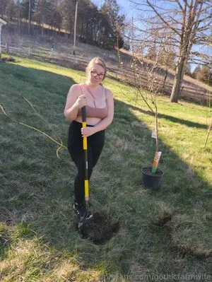 Gothicc Farm Wife OnlyFans Leaked Free Thumbnail Picture - #0nkGLjPG1r