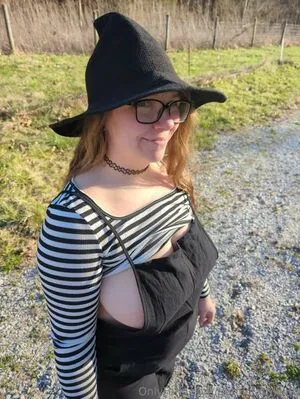 Gothicc Farm Wife OnlyFans Leaked Free Thumbnail Picture - #6QgpcLI2la
