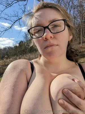 Gothicc Farm Wife OnlyFans Leaked Free Thumbnail Picture - #LlvCkIkIq7