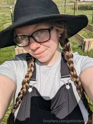 Gothicc Farm Wife OnlyFans Leaked Free Thumbnail Picture - #c1SdVEg7tx