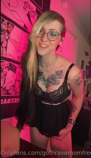 Gothravemomfree OnlyFans Leaked Free Thumbnail Picture - #Tem459kTpy