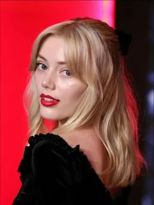 Grace Van Dien OnlyFans Leaked Free Thumbnail Picture - #bE9y4ODdrg