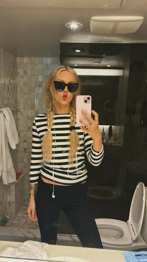 Grace Vanderwaal OnlyFans Leaked Free Thumbnail Picture - #h0subdChiK