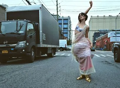 Gracie Abrams OnlyFans Leaked Free Thumbnail Picture - #A6D5q4hBT1