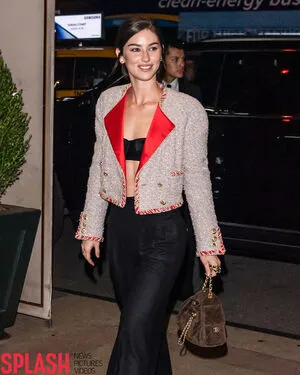 Gracie Abrams OnlyFans Leaked Free Thumbnail Picture - #DDB1zcqEsO