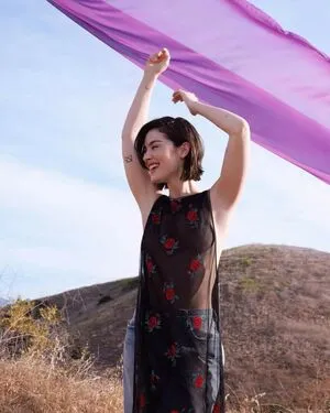 Gracie Abrams OnlyFans Leaked Free Thumbnail Picture - #Oa1VtibxeB
