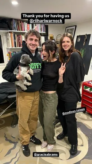 Gracie Abrams OnlyFans Leaked Free Thumbnail Picture - #SJo7WeRTVo