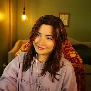 Graciecatemakes OnlyFans Leaked Free Thumbnail Picture - #e1wD2gXAIQ