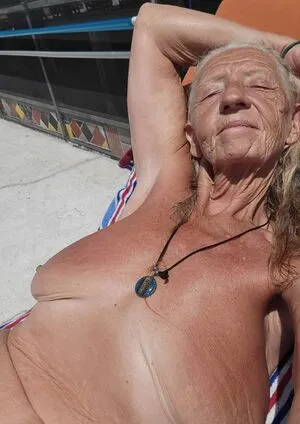 Grannyfuxalot OnlyFans Leaked Free Thumbnail Picture - #kzRTm0qsut