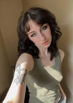 Graveghostie OnlyFans Leaked Free Thumbnail Picture - #0JDff9eigx